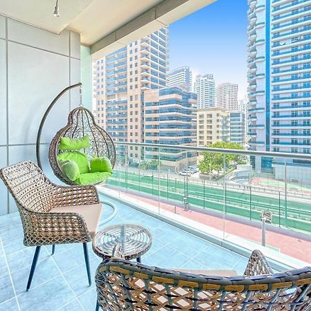 Bnbmehomes - Sit Back & Enjoy Seeing The Luxury Yachts Drive By - B67 Dubai Buitenkant foto
