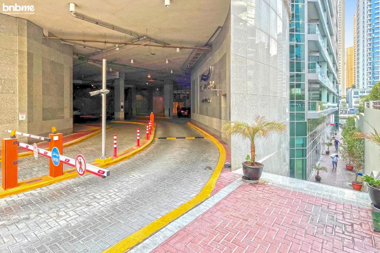 Bnbmehomes - Sit Back & Enjoy Seeing The Luxury Yachts Drive By - B67 Dubai Buitenkant foto