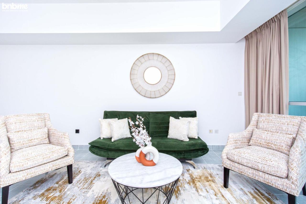 Bnbmehomes - Sit Back & Enjoy Seeing The Luxury Yachts Drive By - B67 Dubai Buitenkant foto
