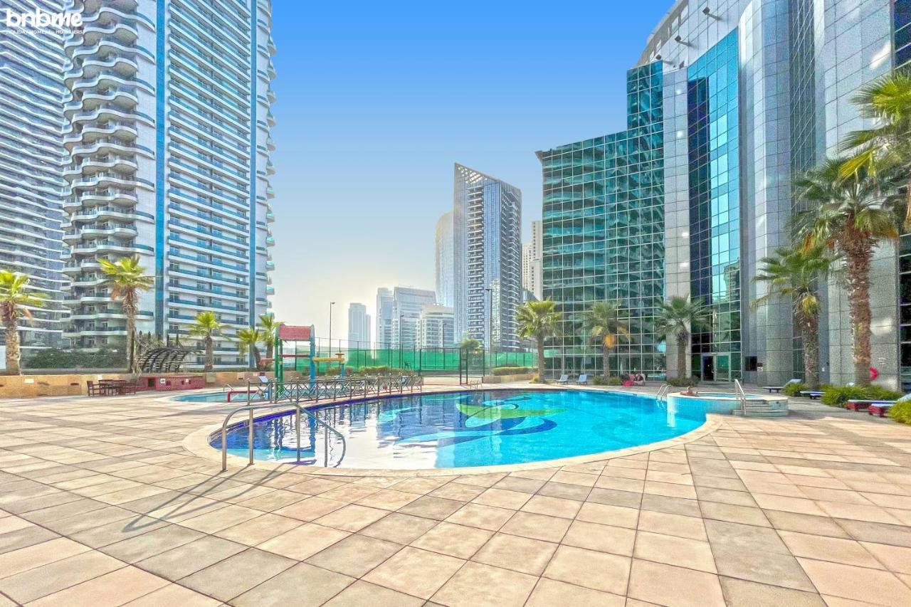 Bnbmehomes - Sit Back & Enjoy Seeing The Luxury Yachts Drive By - B67 Dubai Buitenkant foto