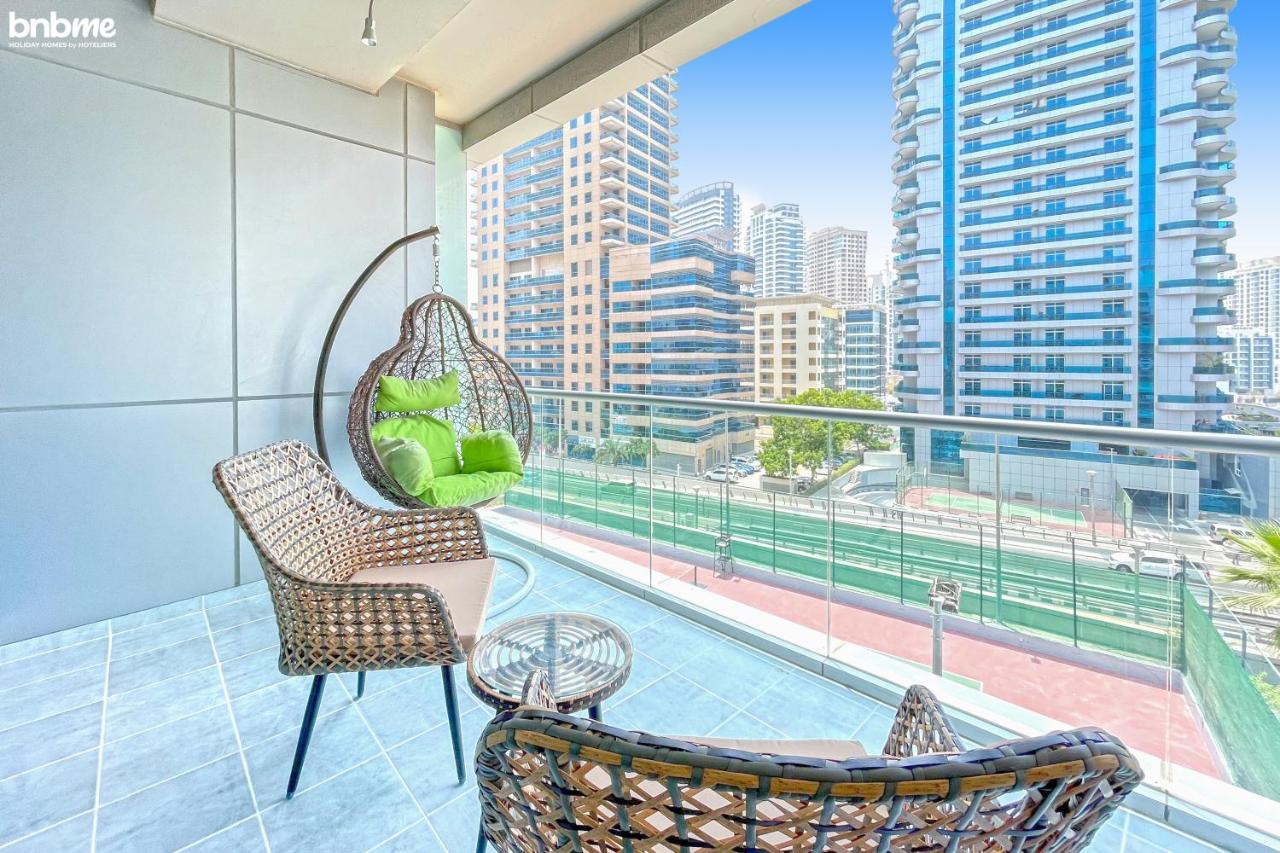 Bnbmehomes - Sit Back & Enjoy Seeing The Luxury Yachts Drive By - B67 Dubai Buitenkant foto